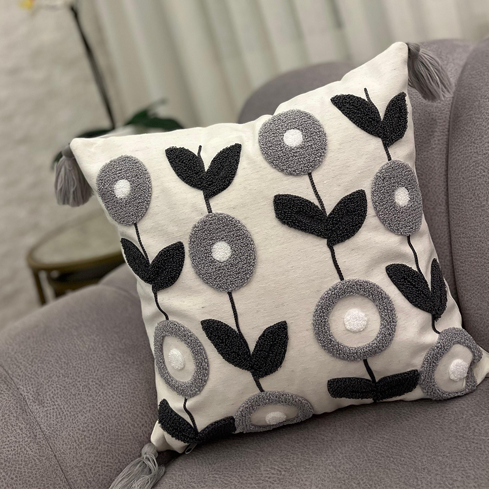 Punch Nakışlı Kırlent Kılıfı